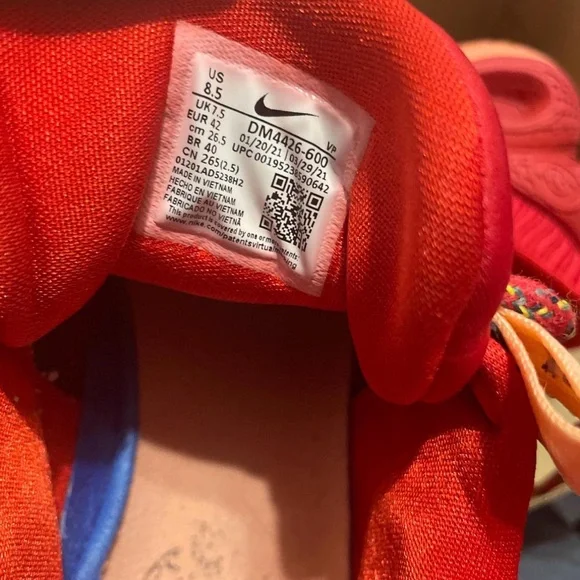 Nike Red Cosmic Unity - Picture 2 of 5